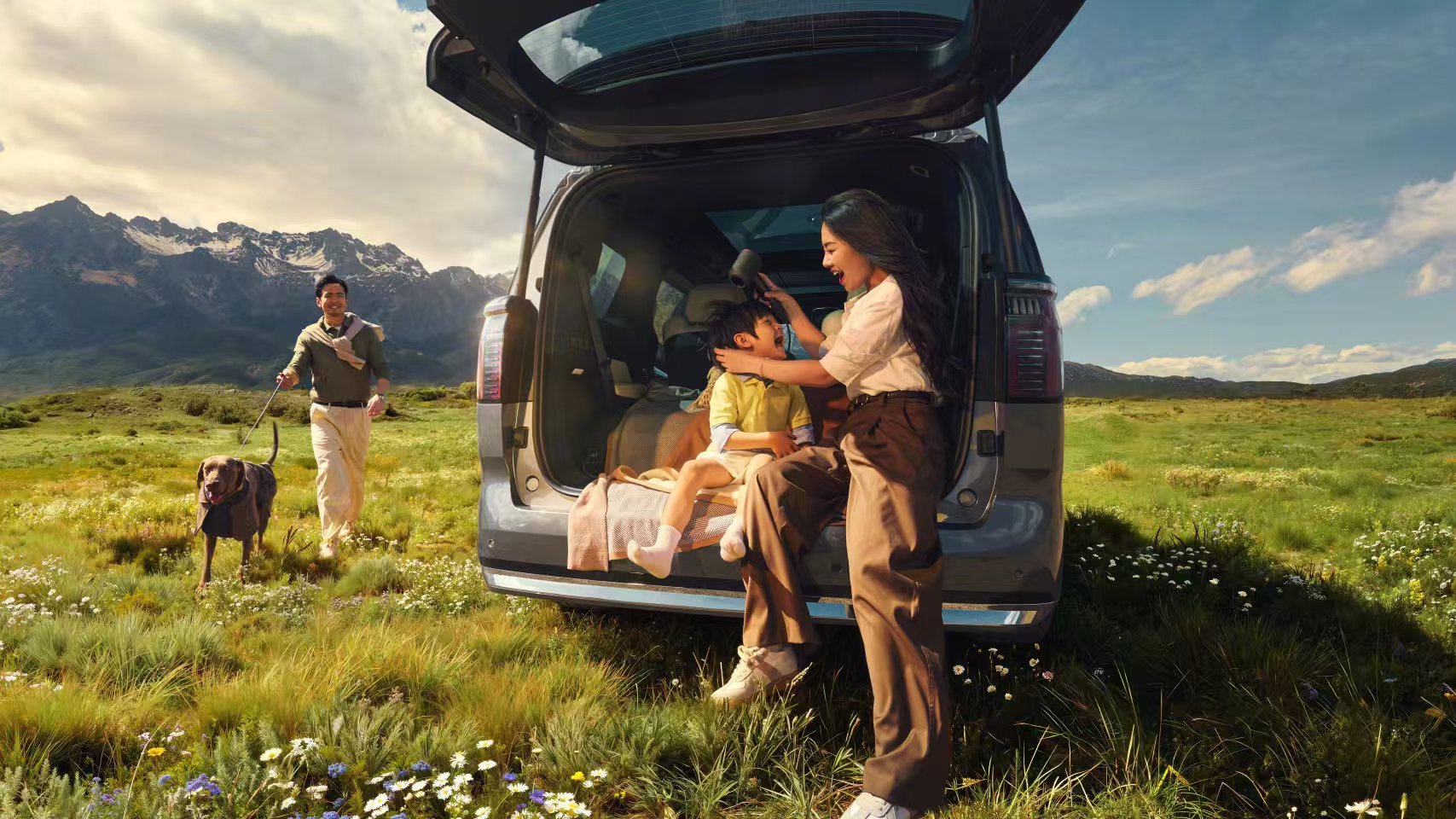 极氪009推出七座齐家版今年北京车展极氪009直接上新七座齐家版！以前大家都觉得