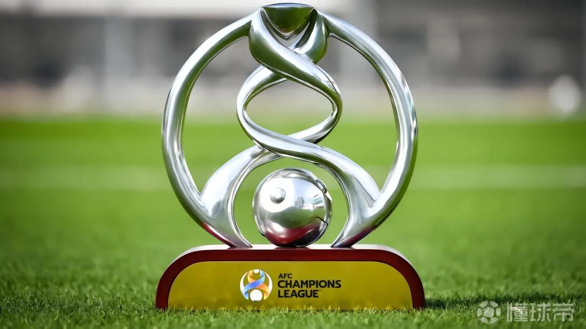 随着上海申花击败山东鲁能获得足协杯冠军，下赛季中国球队获得亚冠资格参赛的球队如下