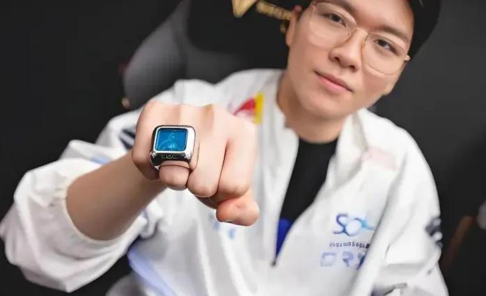 kingen如今的拉胯，是否可以证明当年DRX冠军的含金量并没有那么高，而是全靠