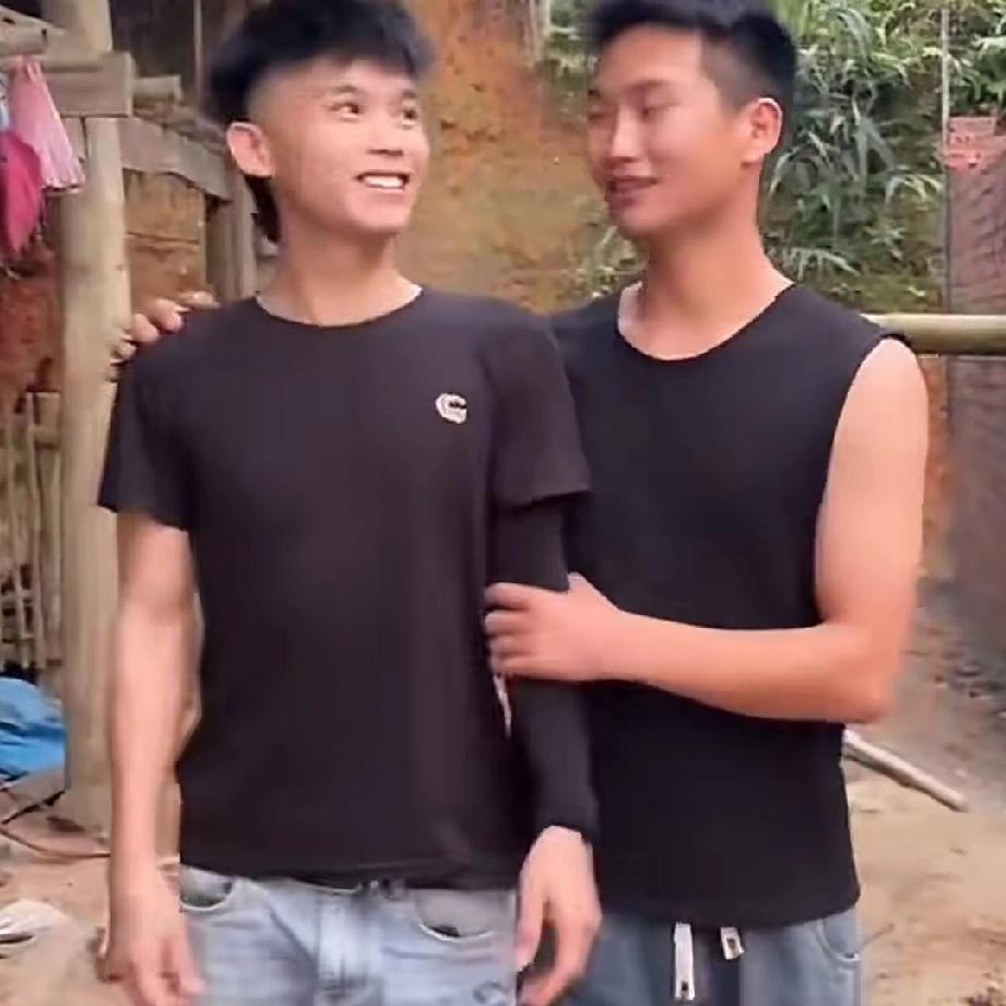 小潘和小秋在越南给小叔盖房子，马上就要接近尾声，因为小潘给小叔盖的是清水房框架，