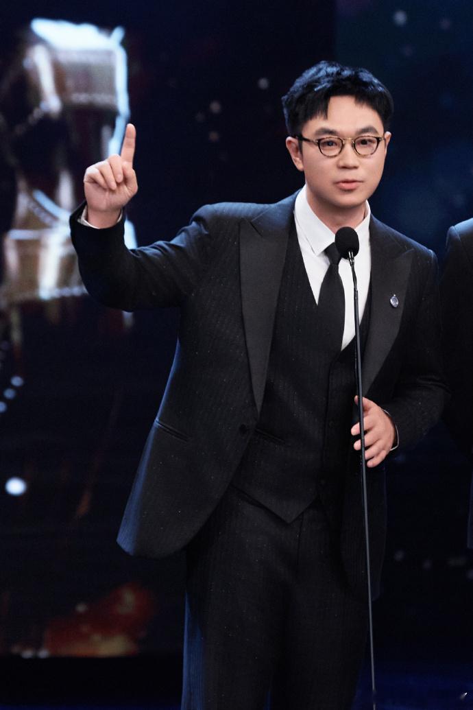 大鹏11年从新人导演成长为实力派导演大鹏获最受传媒关注导演编剧很多新人导演走红后