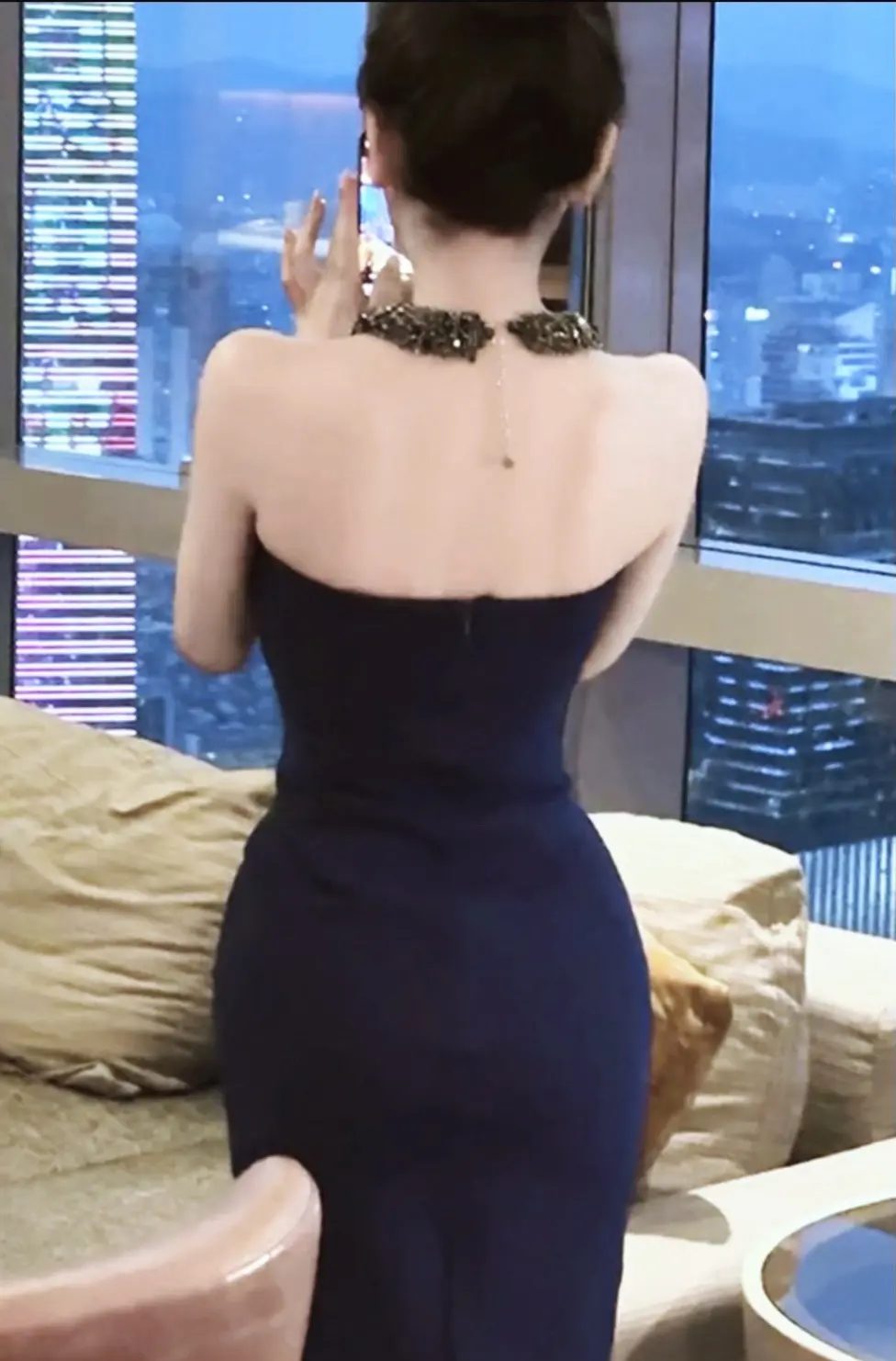 观我旧往，同我仰春。无论过去有多少得失和遗憾，都应该放下包袱，以崭新的...