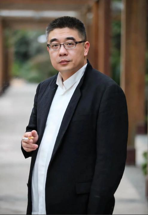复旦大学钱文忠教授曾说：“我国的社会已经开始面临严重的问题，严重到让诚实守信，一