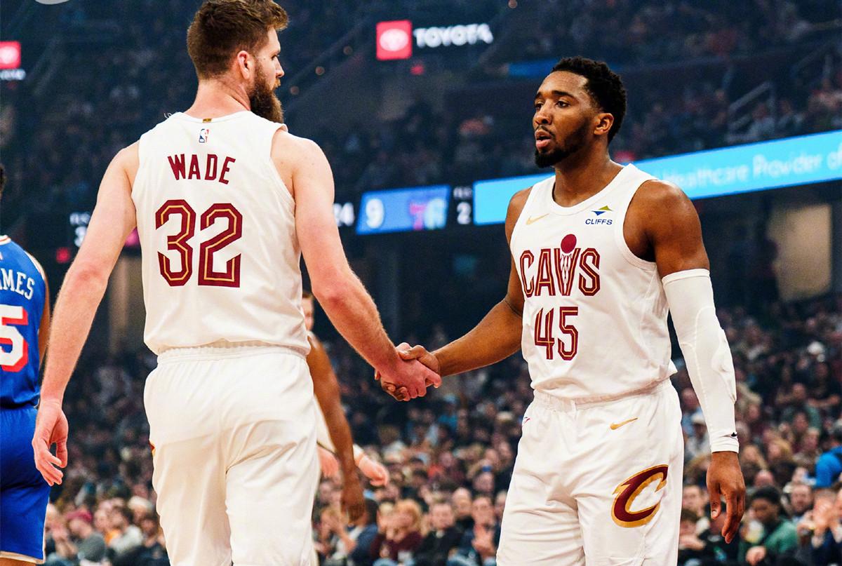 骑士第2节初35-25打停费城原因唯一，米球王！
北京时间3月10日，骑士与76