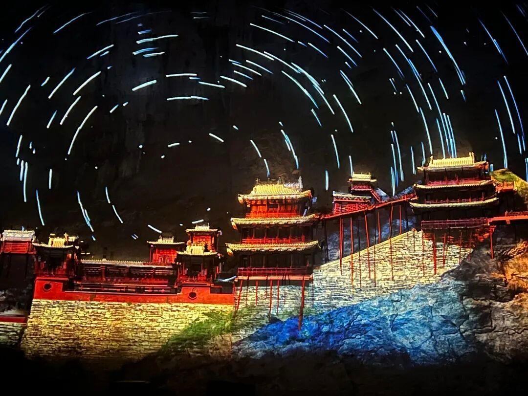 山西一实景演出创吉尼斯世界纪录   千年悬空寺，光影耀山河。6月16日晚上，吉尼