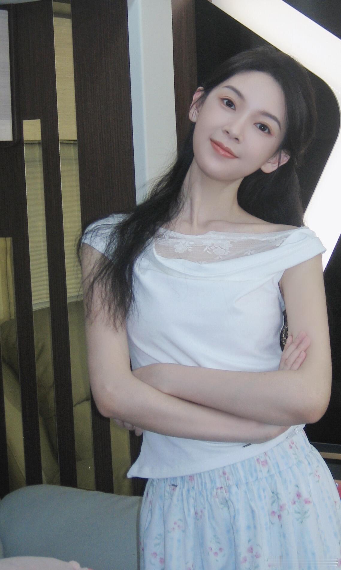 陈瑶浪姐售后续上了追浪姐始于陈瑶，沉醉于全体姐姐各自的闪光点，瑶瑶用汗水换来了舞