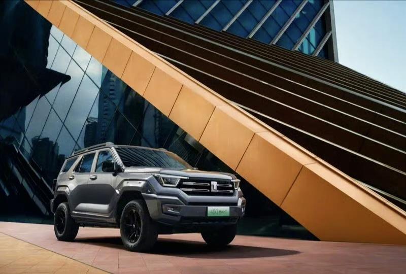 【2024款坦克400 Hi4-T正式上市 售28.58万元起】新车共推出2款车