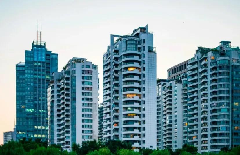 如今的房子为什么客厅都很大，卧室却相对较小呢？这是一个普遍存在的现象，有几个原因