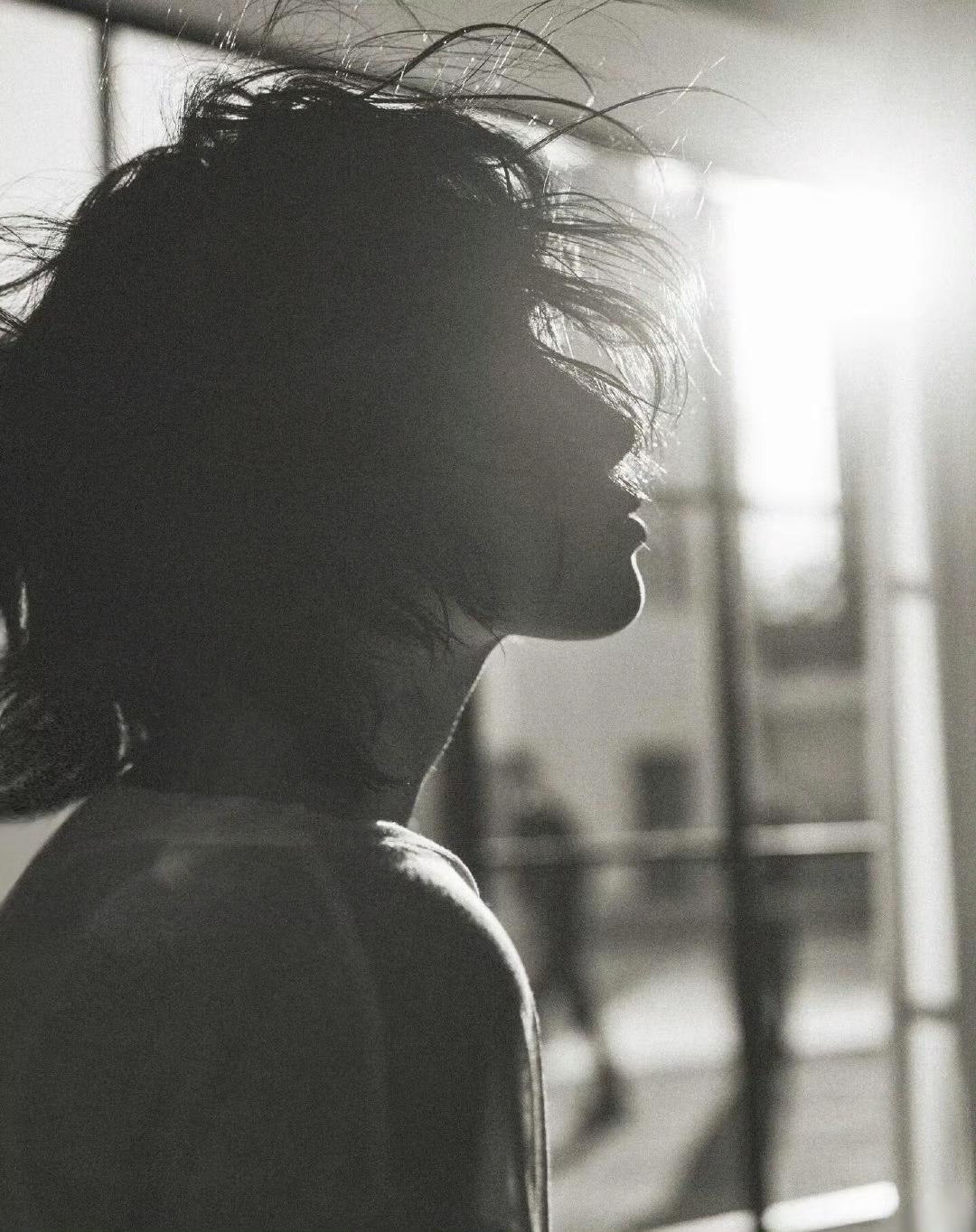 看不起平台给别人点赞，却不发任何内容的人，原因有几点：
第一：你给别人点赞，意味