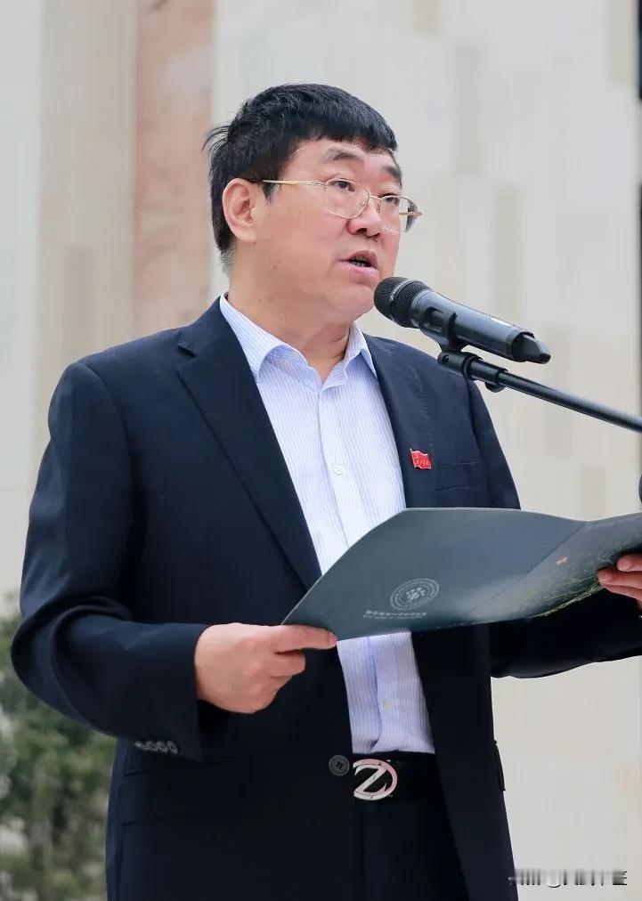 高新一中已退休的校长有新职位了？
王凤进校长即将出任高新第五初级中学校长。高新五