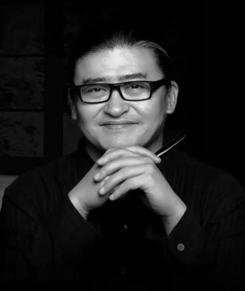 中国人讲究盖棺定论，这话自有道理。刘欢离世，人们回望他的一生时，轮廓格外清晰。