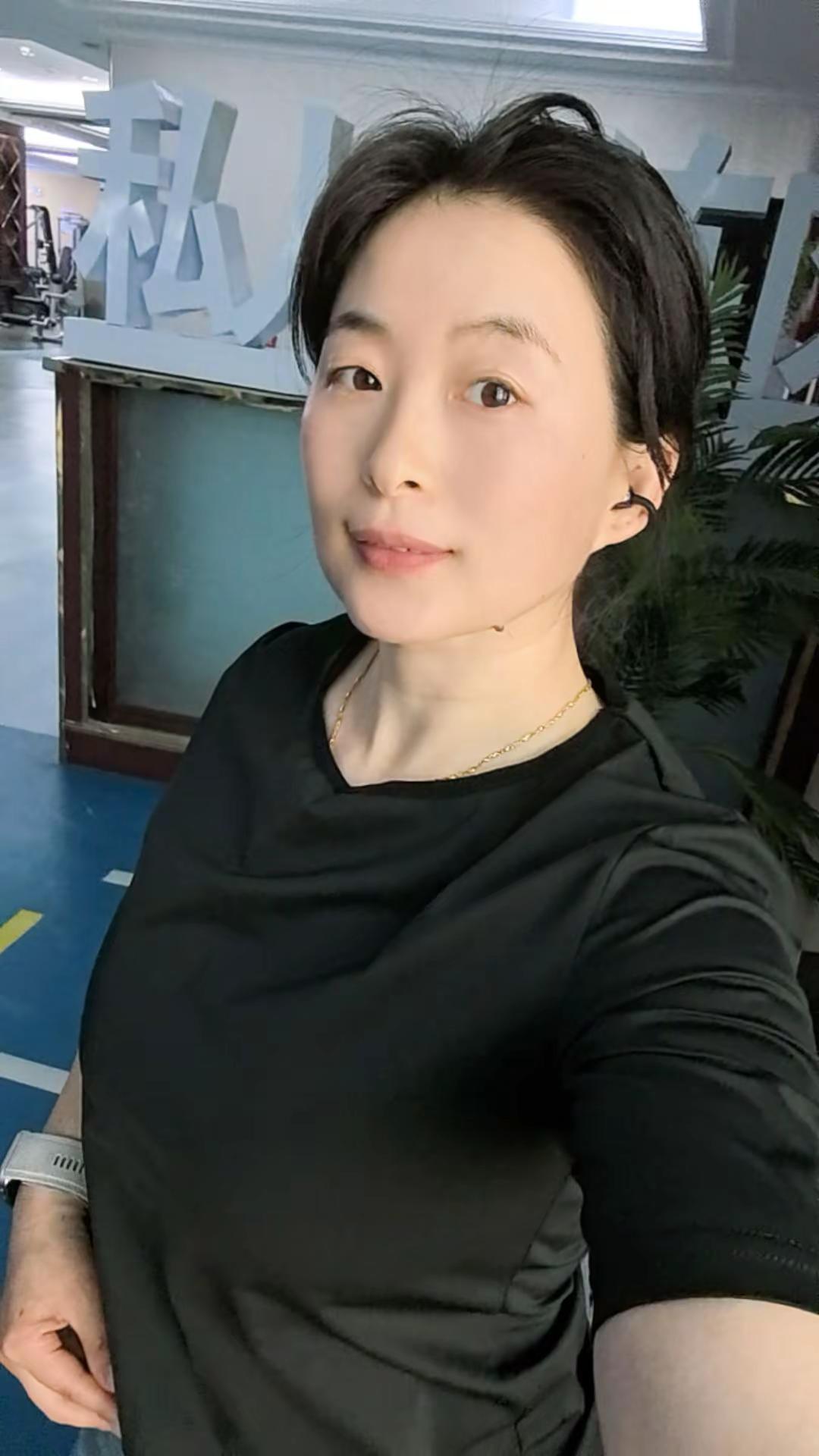破茧成蝶，重生再活一遍[赞R]体质差，就锻炼，长的胖，就减肥没有钱，就去挣，太浅