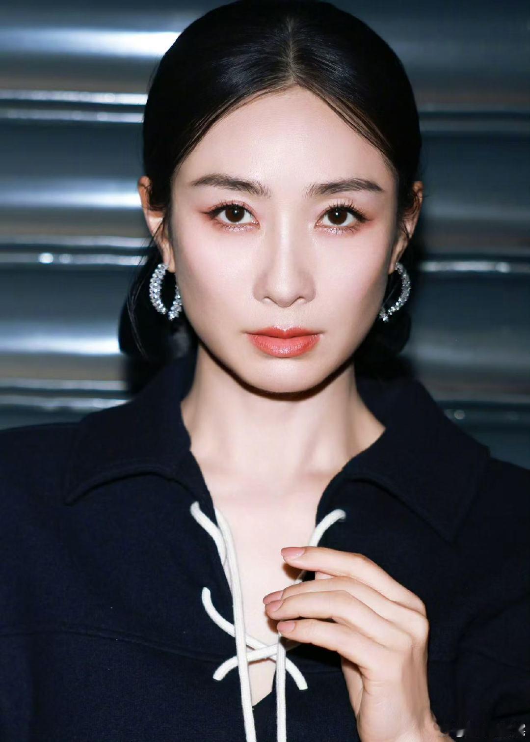 陶昕然人生第一次打小抄乘风2026小抄准备得认认真真，上场之后全靠硬实力，反差趣