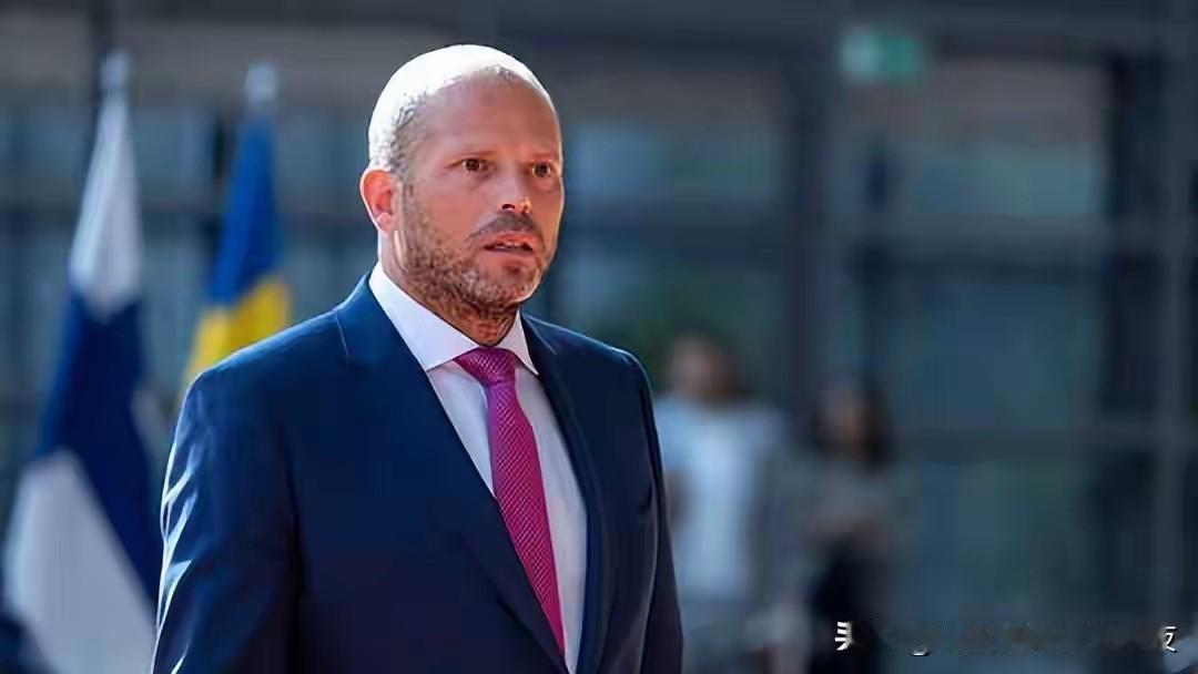 比利时彻底慌了！曾叫嚣“抹平莫斯科”，如今却守不住一座基地？