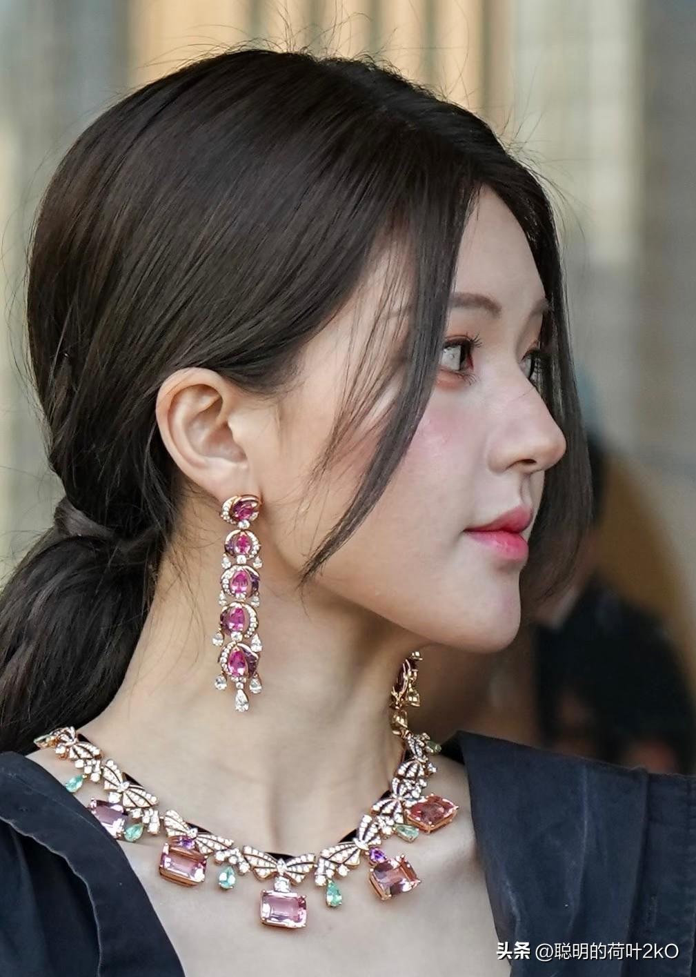 赵露思侧颜之美