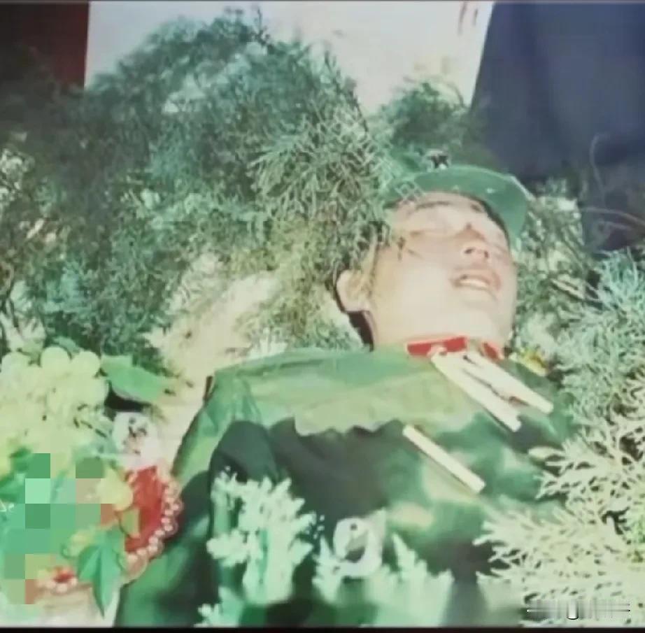 1986年，老山前线，一张遗照让无数人泪目。

赵怡忠，湖北鄂州市人，21军61
