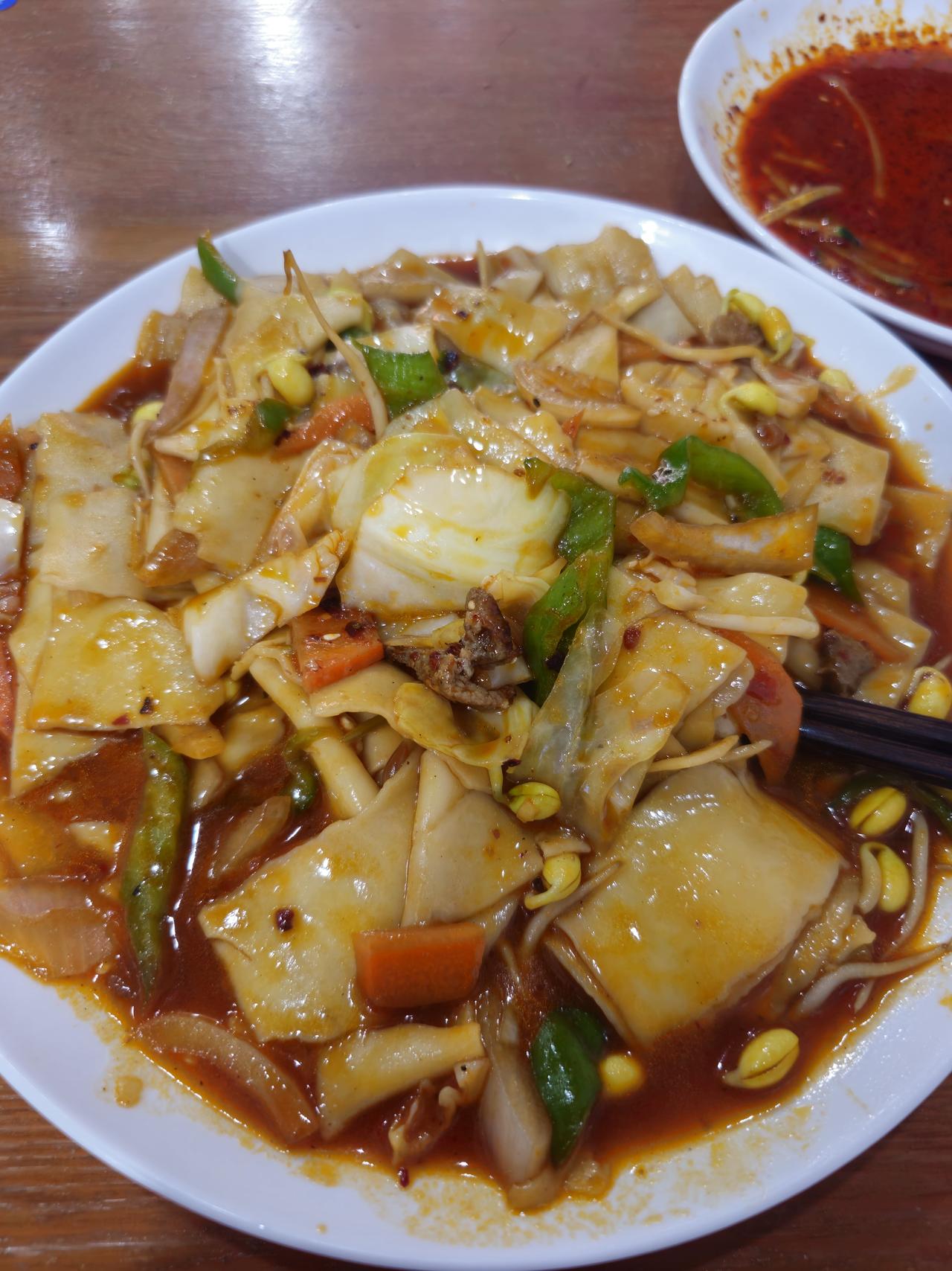 终于在杭州吃到了正宗的炒面片
有没有西北的朋友
我觉得应该没人能抵挡的住吧
美食