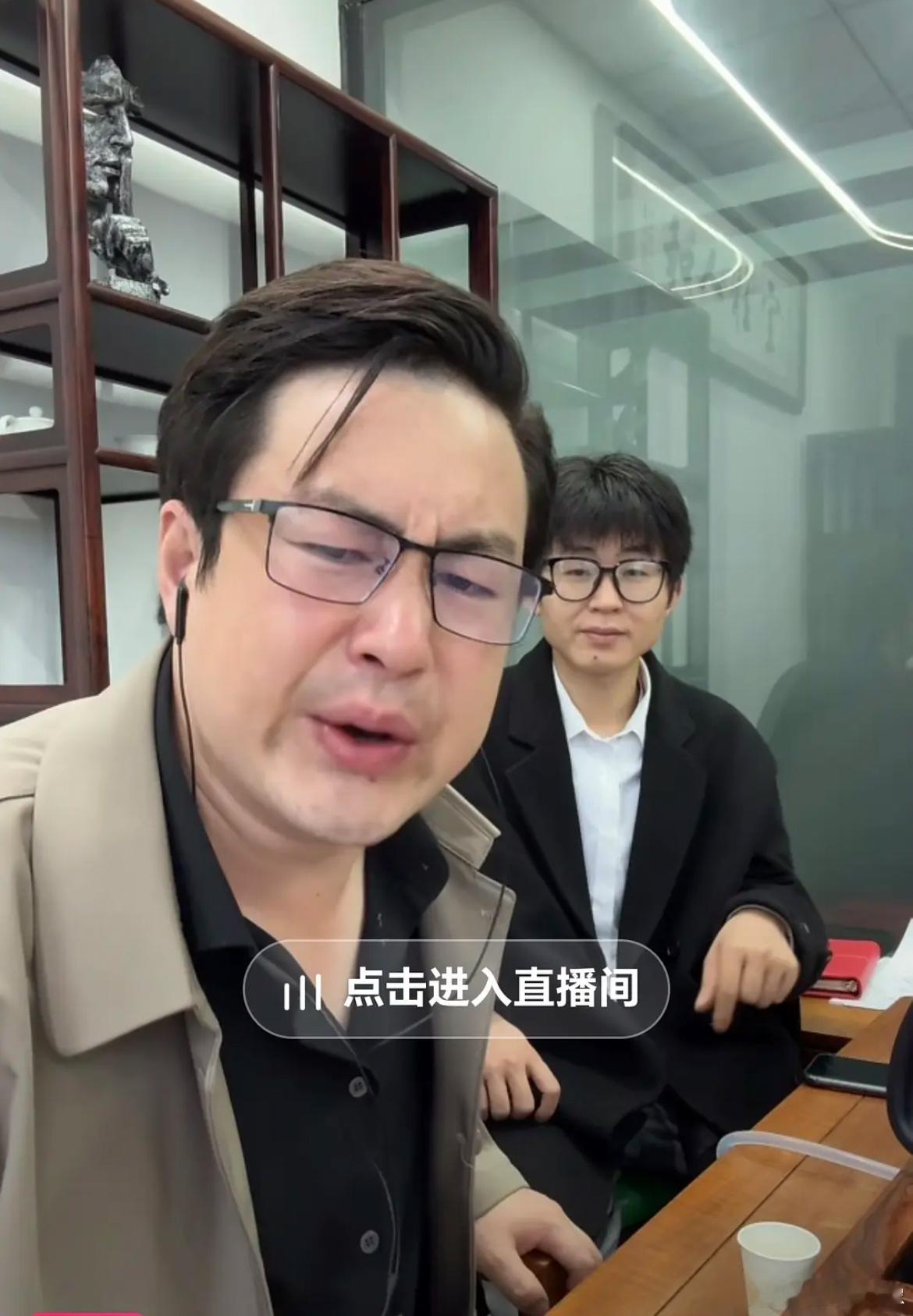 满大街的仿脸仿妆网红，看的眼花缭乱的，你们怎么不去当替身，不过话说，替身哪有带货