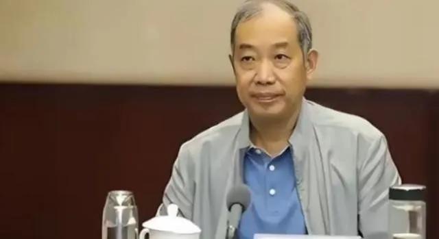 马伟明猜中了，曾经的百亿核航母变成烂尾工程，军方给出最后的期限，中国教授竟然预言