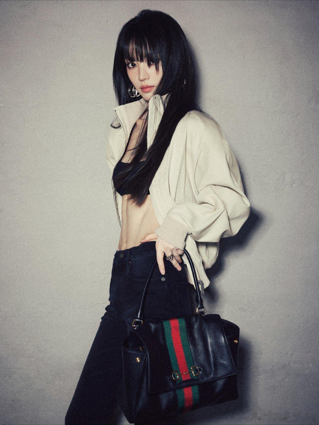 GUCCI田曦薇张凌赫大片田曦薇完全是狂野小猫来的，把这个造型给我焊住了