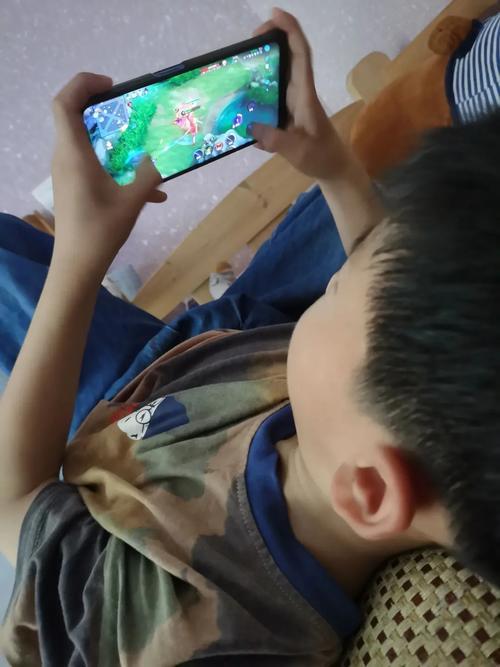 防沉迷形同虚设，黑产围猎少年！全面禁游真的过分吗？
咱们今天必须撕开遮羞布，聊聊