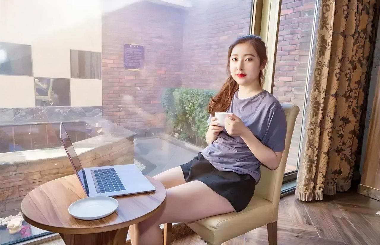 要坚持！
不怕友友们笑话
我才刚有0.02收益
但是我会努力写的
质变产生量变