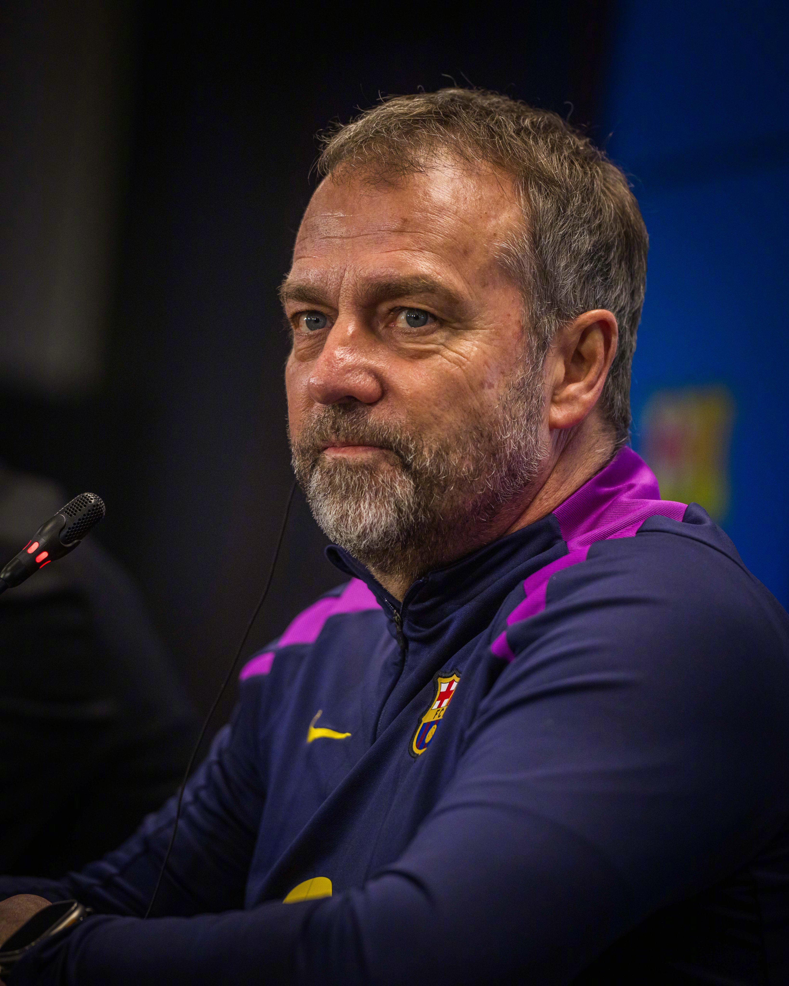 🎙️主教练弗里克在 巴萨vs奥维耶多 的赛前新闻发布会上表示：【关于比赛开局】