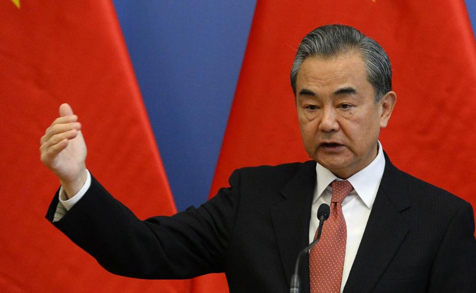 最后48小时，特朗普政府终于批准，王毅告诉全球，给中美交情定调。王毅外长亲自为中