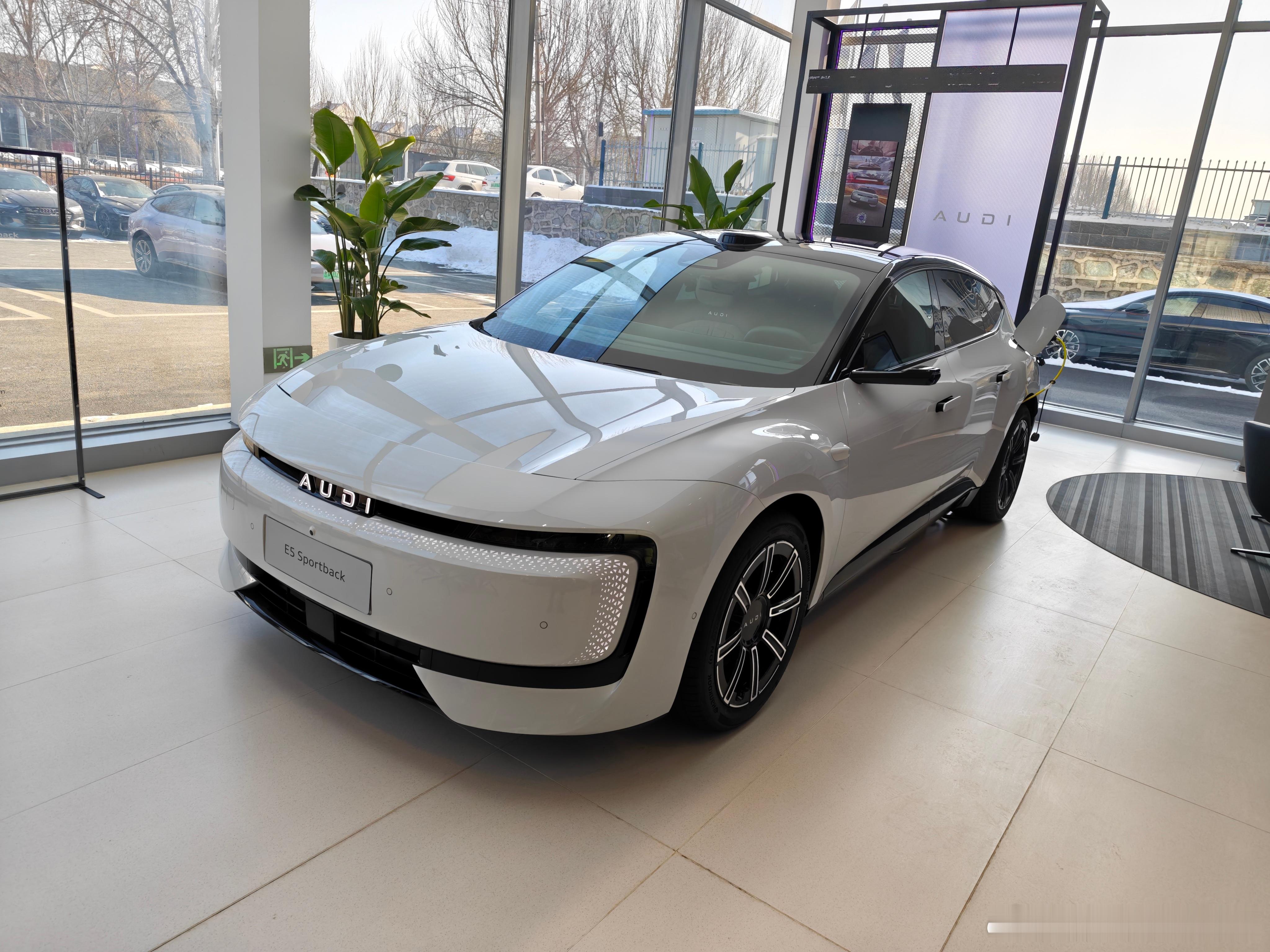 来看一下奥迪 e5 sportback 顺便试驾下，看看智驾水平如何 