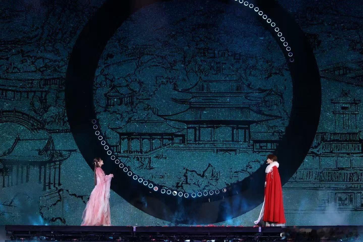 张含韵刘宇顶配戏文说 张含韵的温婉嗓音与刘宇的清亮戏腔交织在一起，每一句都让人心