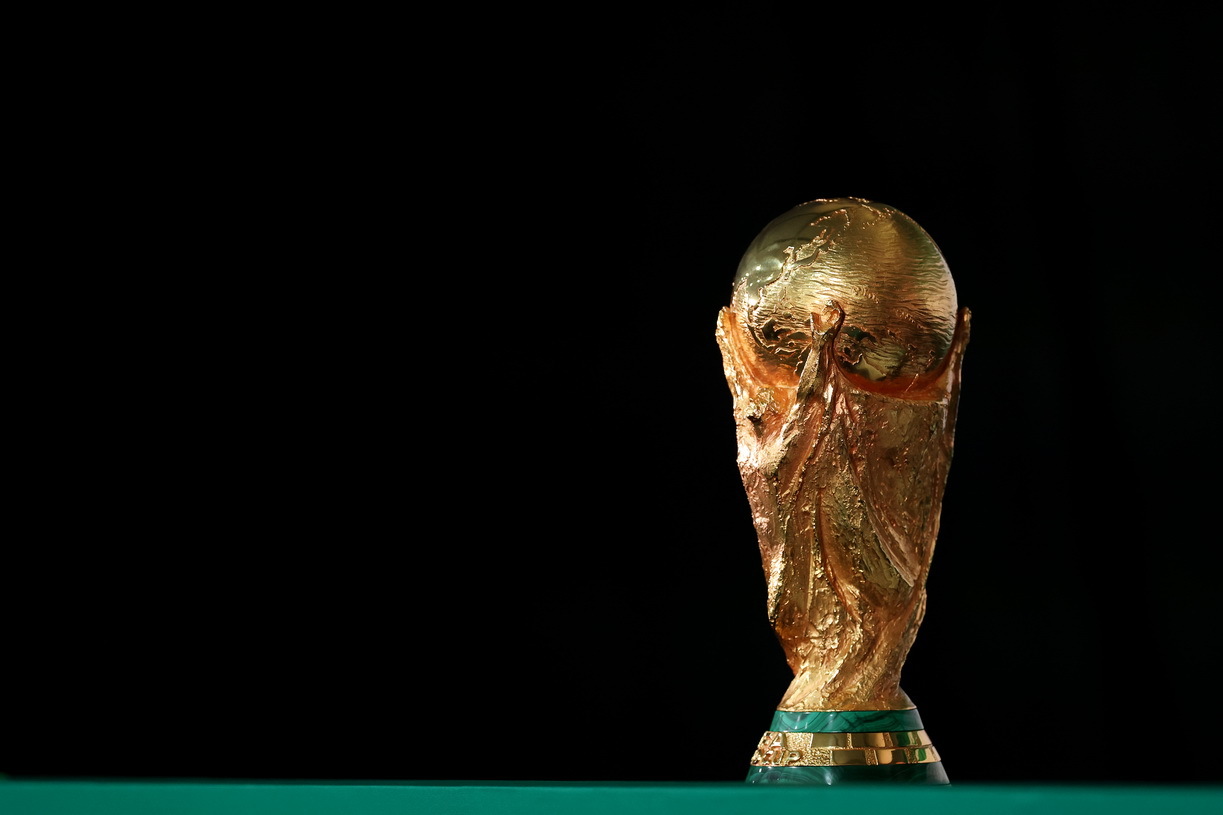世界杯 黑色背景适合抠图的大力神杯特写，拍摄于2026年6月10日。 