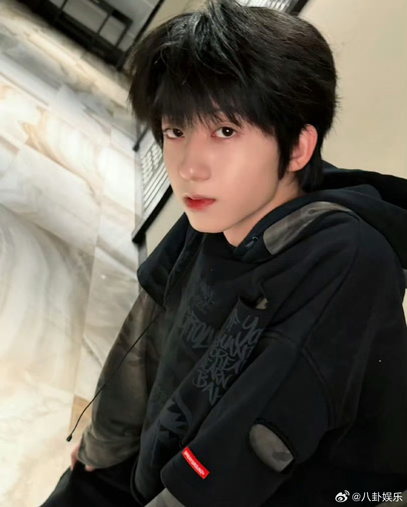 时代峰峻回应杨博文被私生撕作业不是我说，时代峰峻这次回应感觉又是被逼出来的吧？我