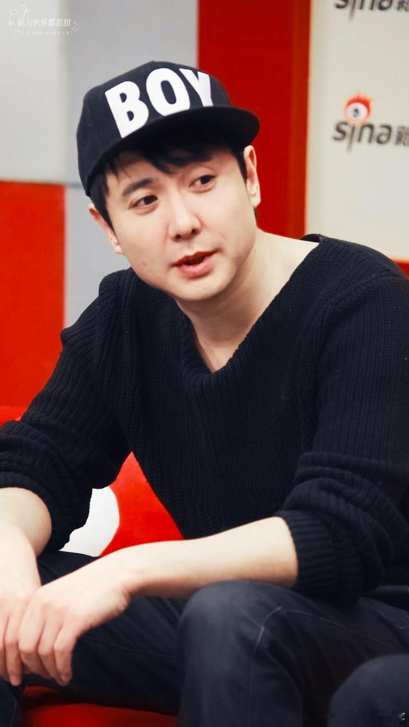 沈腾催更关晓彤新剧 连沈腾都下场追剧催更，《耀眼》排面直接拉满！看来这部海岛青春