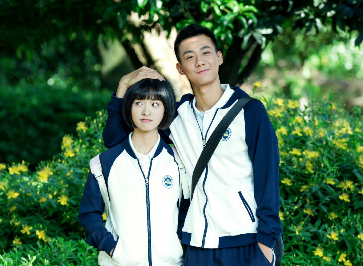 高至霆我从小美好就跟你了 当年《小美好》里吴松柏的温柔与深情就把我圈得死死的，如