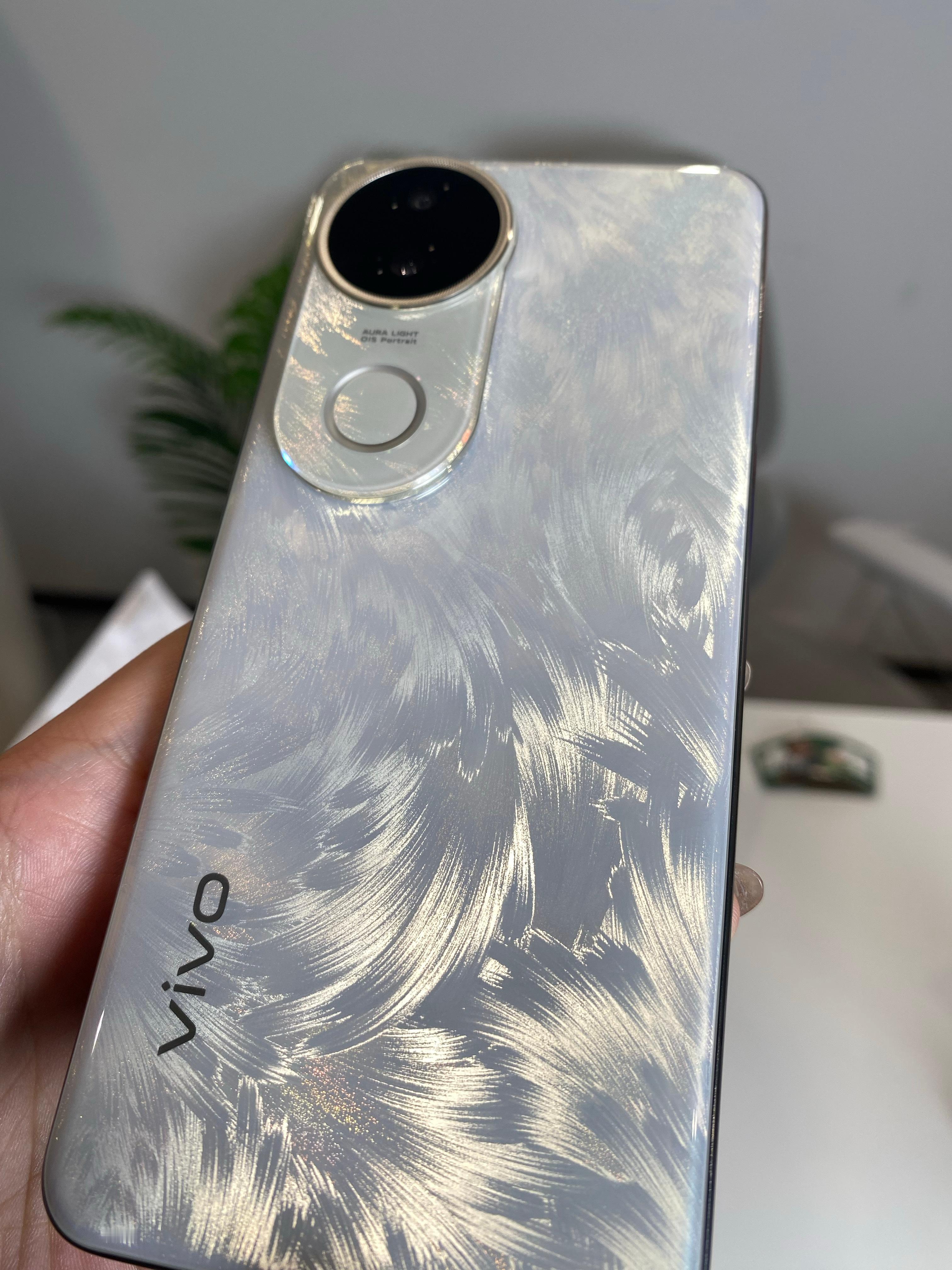 Vivo S20这个影棚级的柔光环，五种智能立体补光，妥妥的拍照神器[doge]