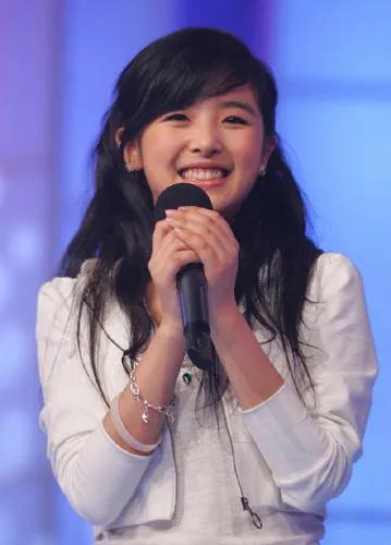 少女时代的张含韵VS中年女人张含韵，曾经的“酸酸甜甜“变成了如今的“油腻”中年妇