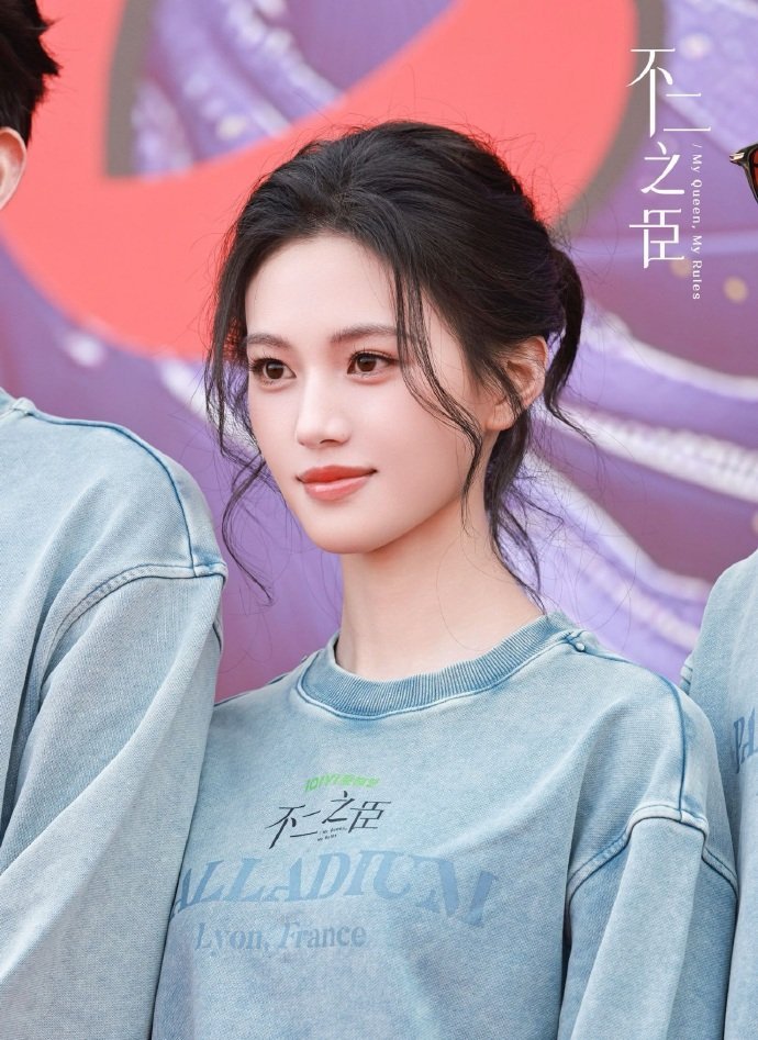 终于轮到沈羽洁上桌了 哇！沈羽洁这成长轨迹太牛啦！艺考学霸拿证无数，在《民国大侦