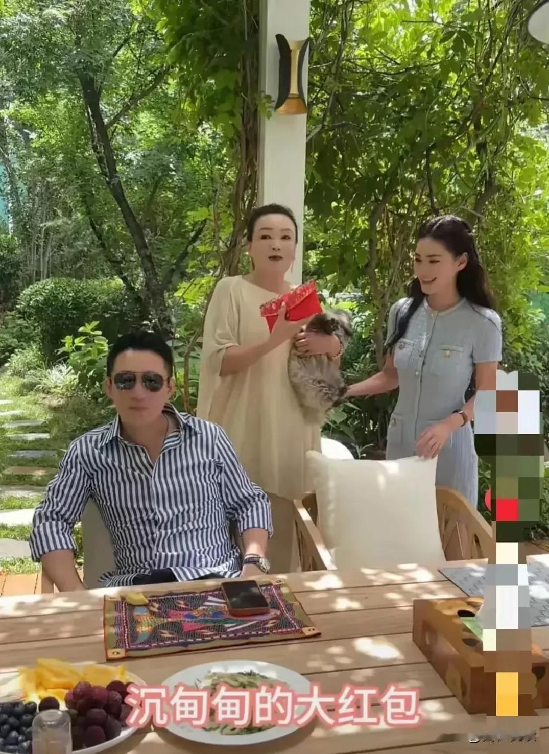 发现了吗

马筱梅③招收服兰花花

开口先喊妈，一声比一声响

模仿兰花花，送汪