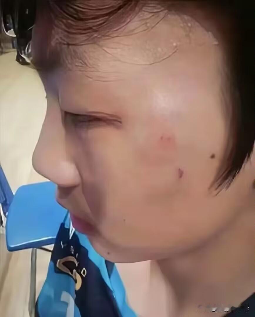 输球不可怕，输人才是真的可怕。近日，在江苏省选拔赛男子14岁组半决赛中，曹彦灏对