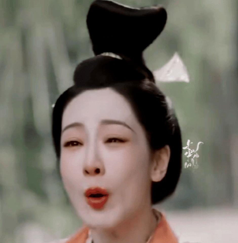 纸片人抢饭碗，真人演员要下岗。
动画电影不用付片酬，省下的钱直接砸进宣传，票房照