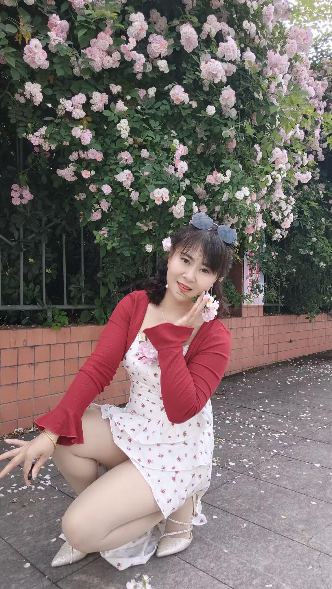 这几天被这首歌洗脑了，有人听出了治愈，有人听出了释怀，也有人听出心碎