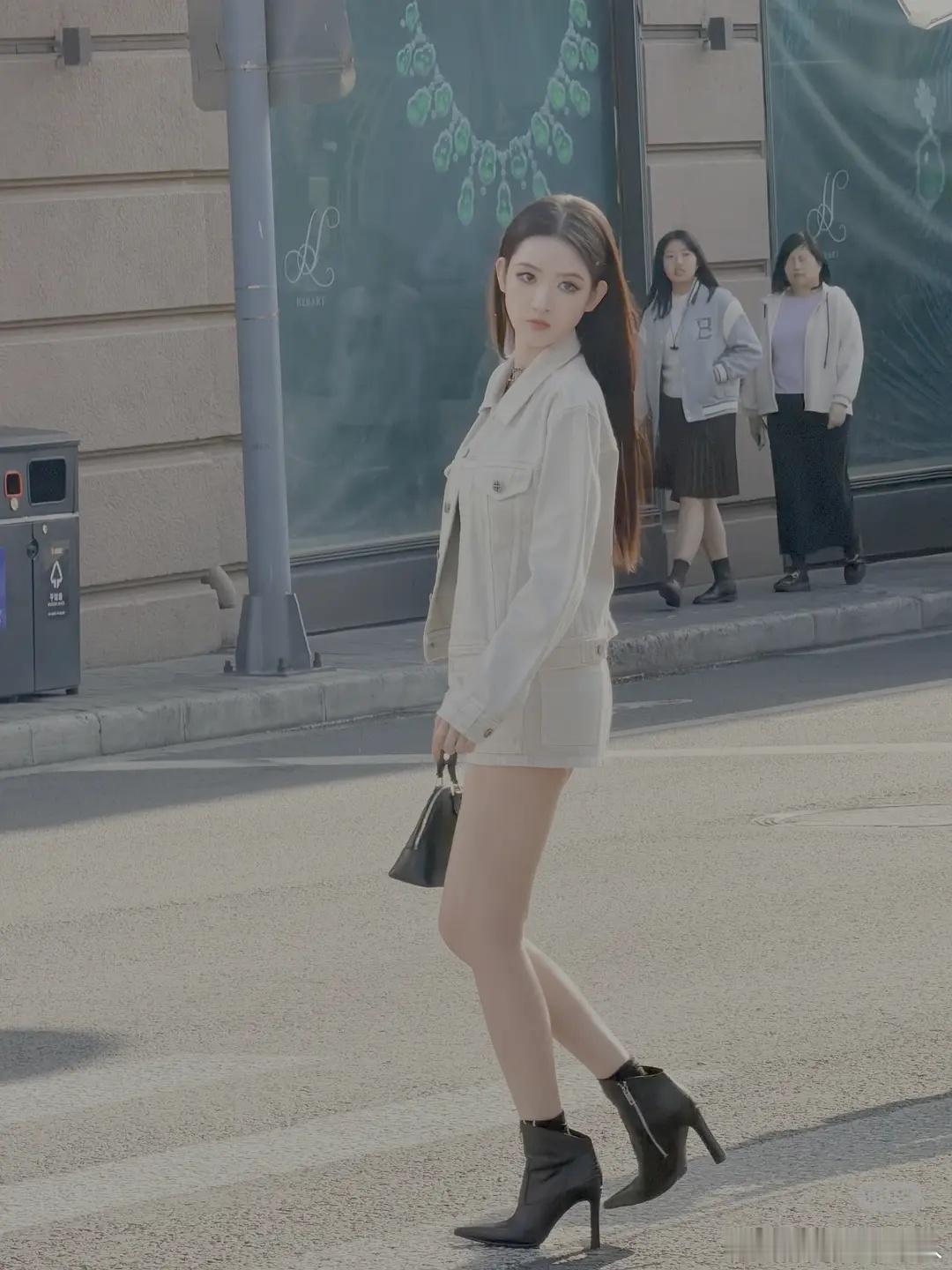 王玉雯怎么这么像女版的王源 