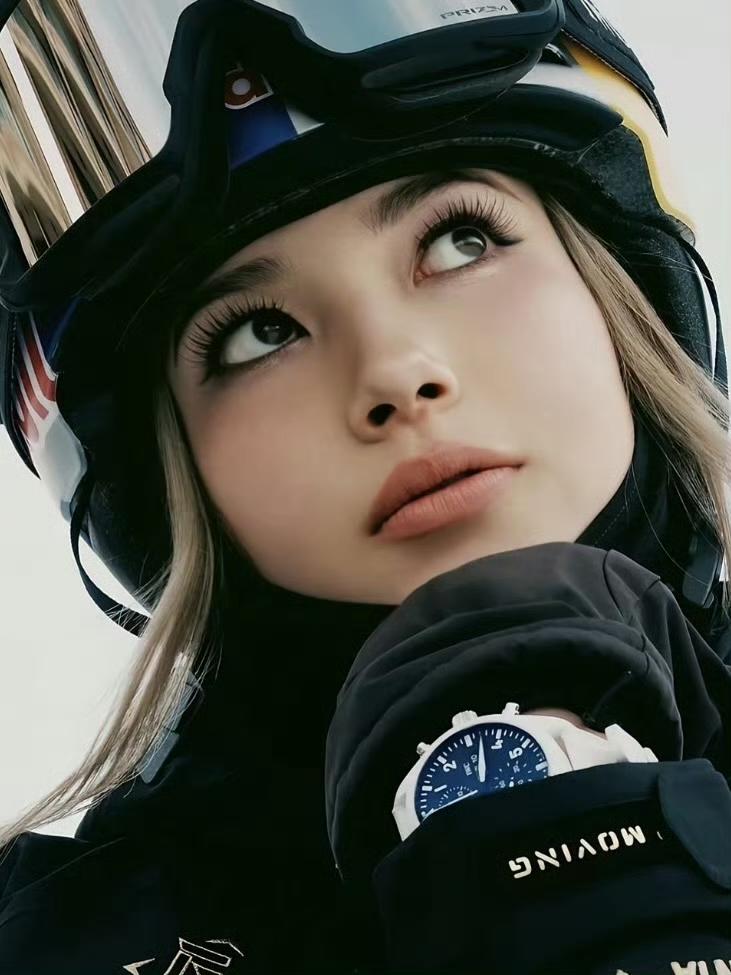 谷爱凌是真给咱长脸！
她不仅滑雪厉害，学习成绩也超棒，被斯坦福大学录取。生活中，