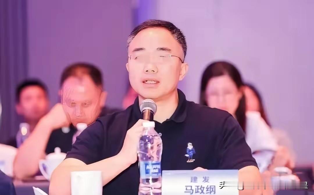 建发这个马老总，是真坏透了。
7月26号那顿出事的酒局，就是他一个电话，把已经下