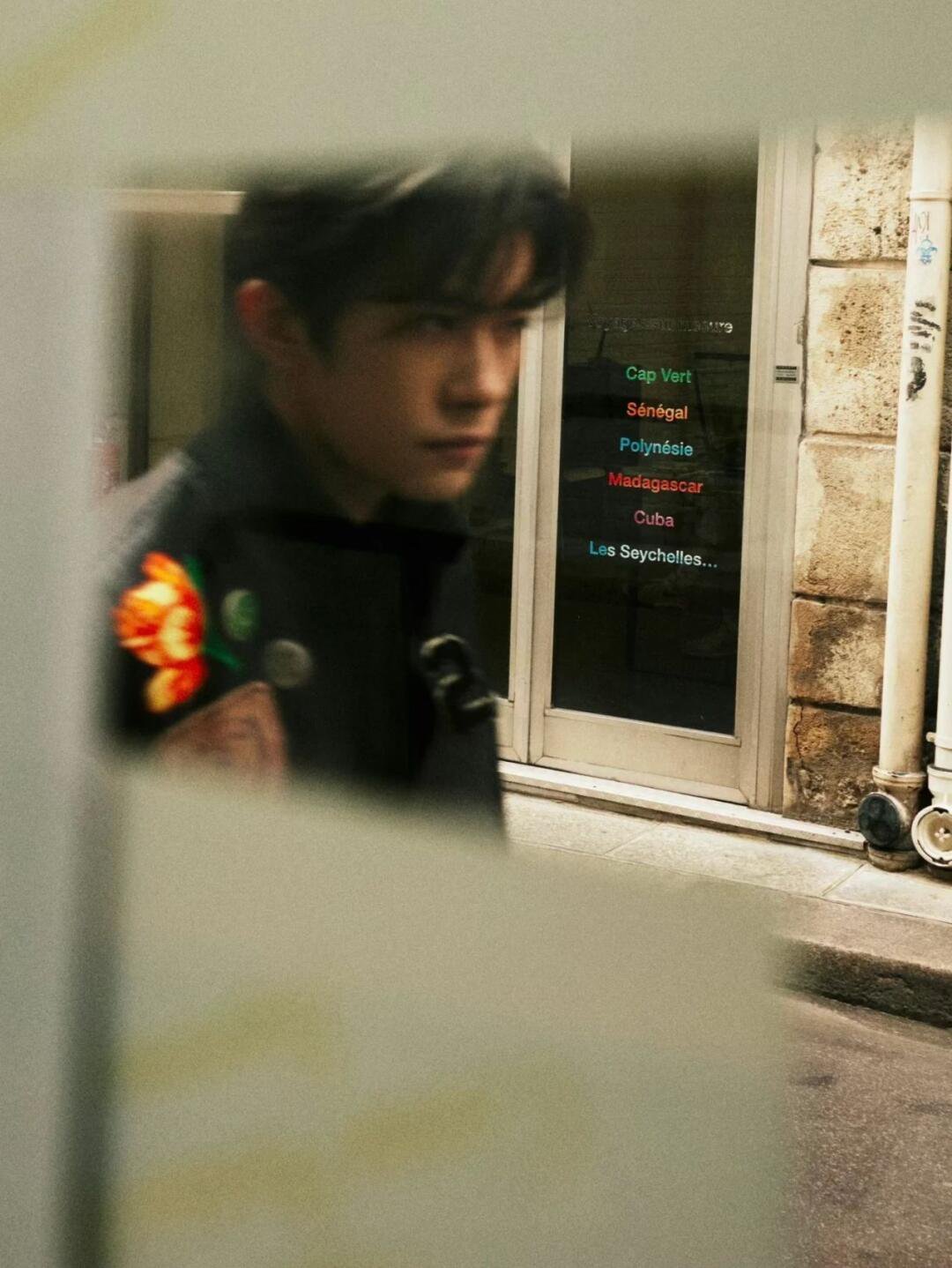 玺子哥街拍真帅啊你怎么能顶一张这么伟大的脸啊易烊千玺