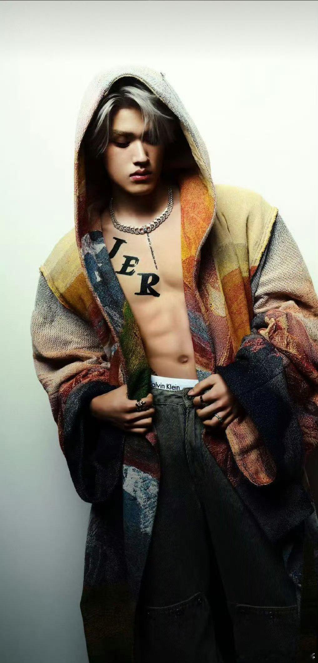 张极回应跳不了肚皮舞 懂了，这就把“张极 腹肌”打在公屏上，让他继续嘚瑟 