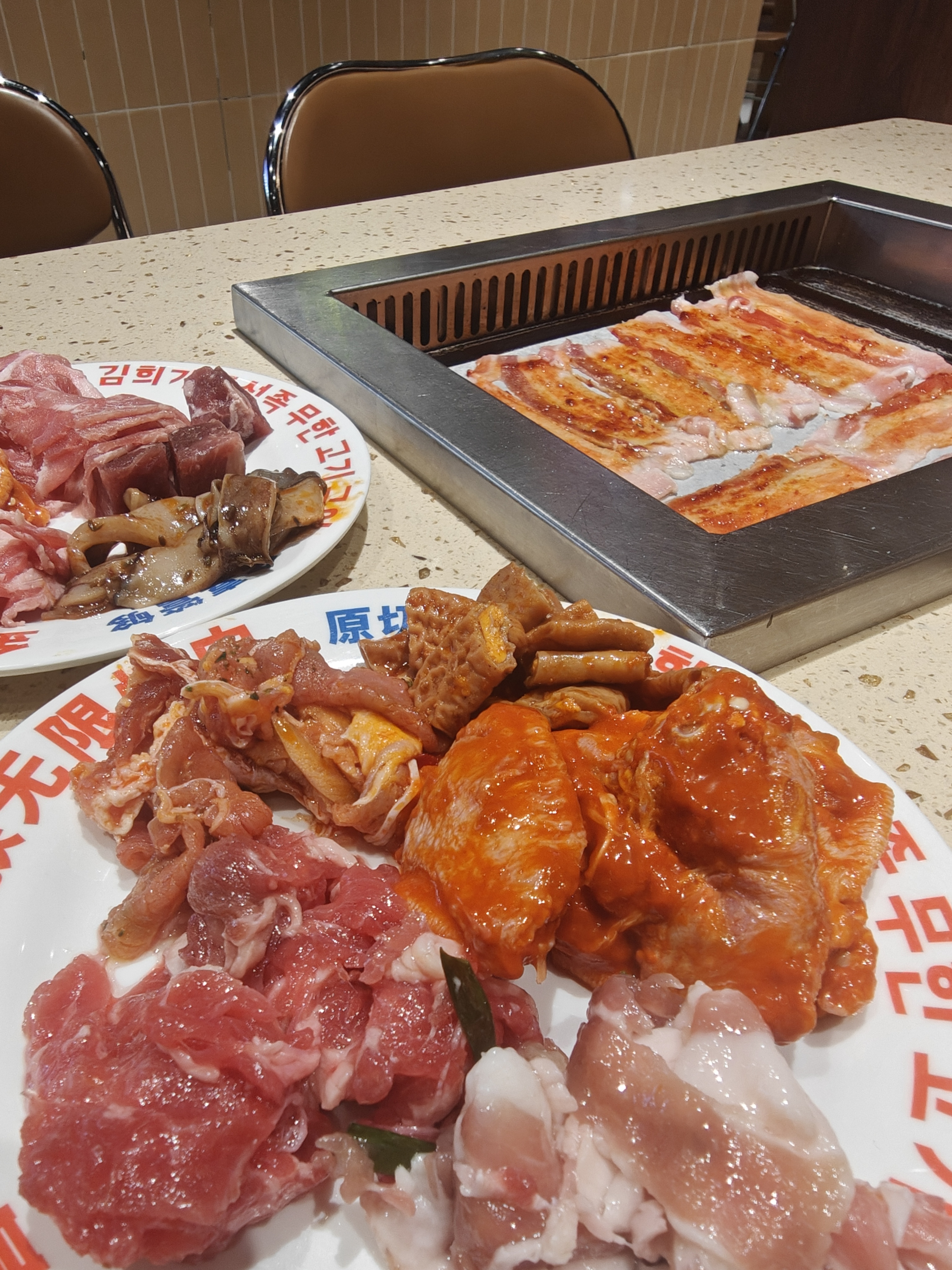 我要被饿成鼠比了[淡淡的][淡淡的][淡淡的] ​​​