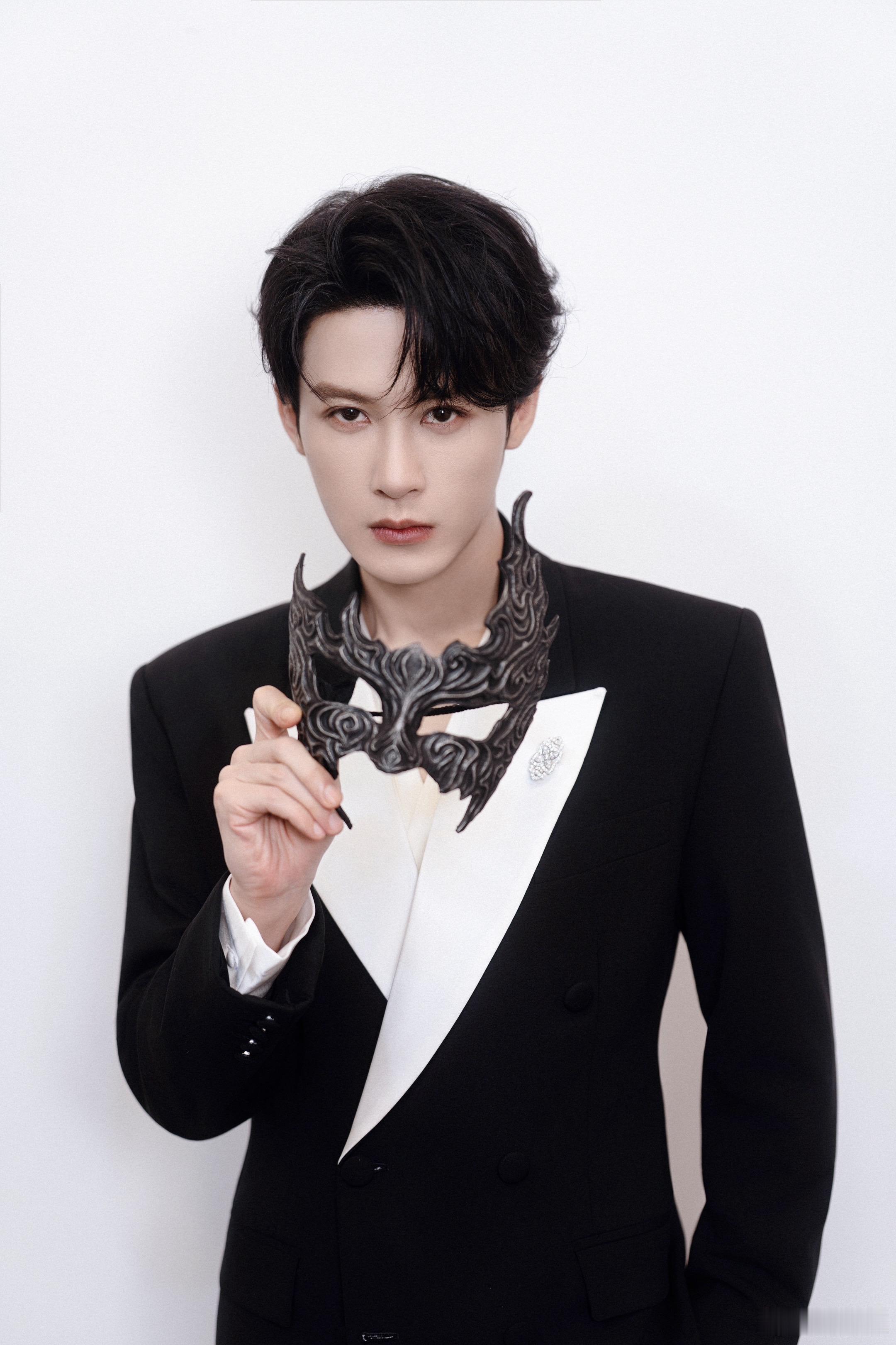 何不同舟渡杀青何不同舟渡杀青特辑《何不同舟渡》杀青特辑看得上头了， 不光感情线戳