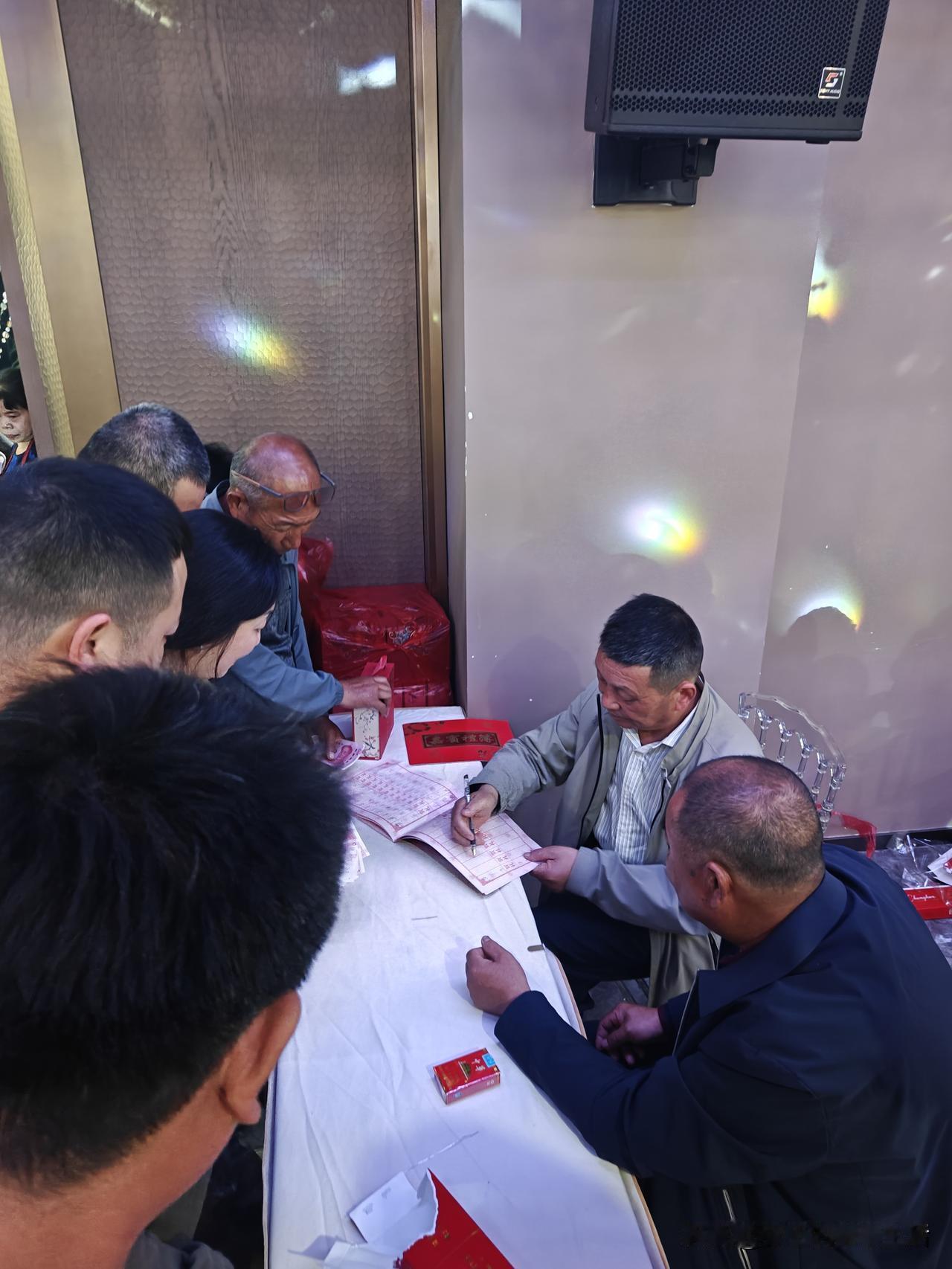 80后40岁离职独居全职炒股/26-5-2
      五一第二天，在老家跟老婆