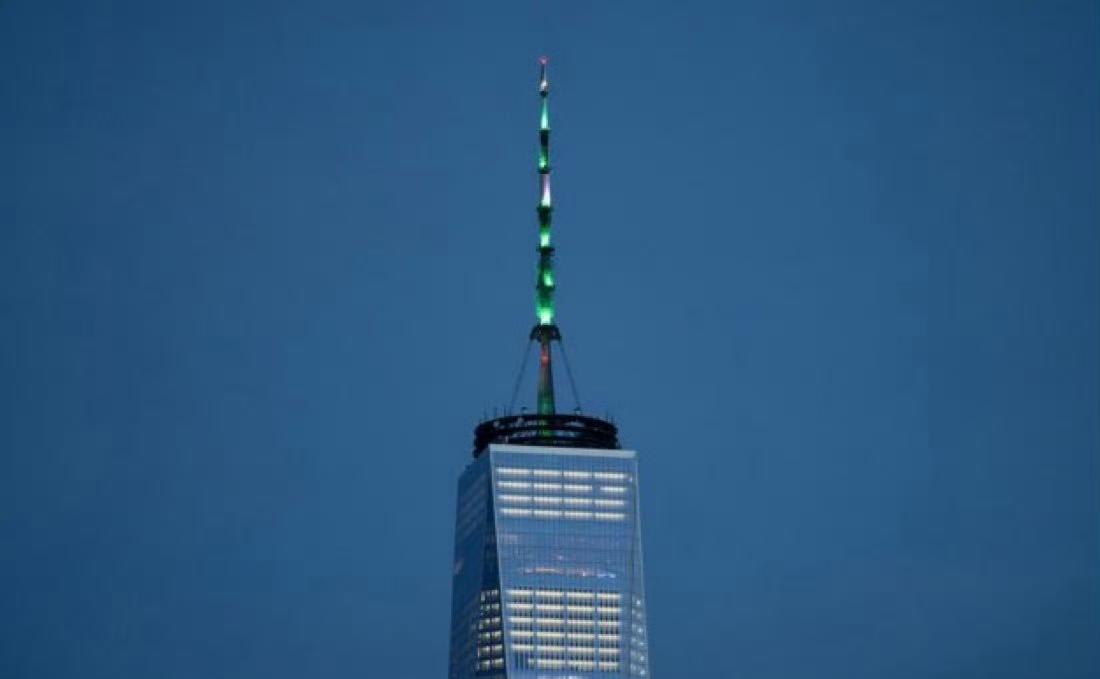 绿光！纽约州长霍楚尔和马姆达尼一起，让纽约标志性建筑亮起绿色灯光（绿光），将一月